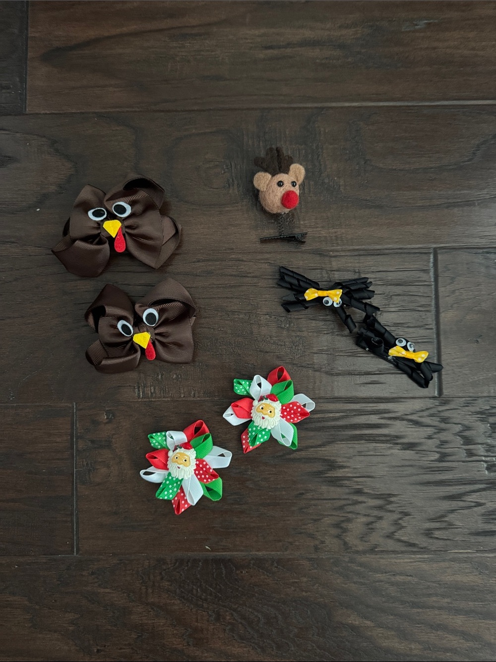 NWOT Kids Holiday Hair Bow Set - Brown, Red, Green, White, Black